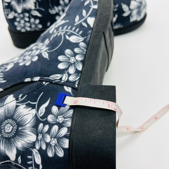 YES WE VIBE UNISEX FLORAL PATTERN PULL ON BOOTIES SIZE 8 MEN SIZE 9.5 WOMEN - Picture 8 of 12